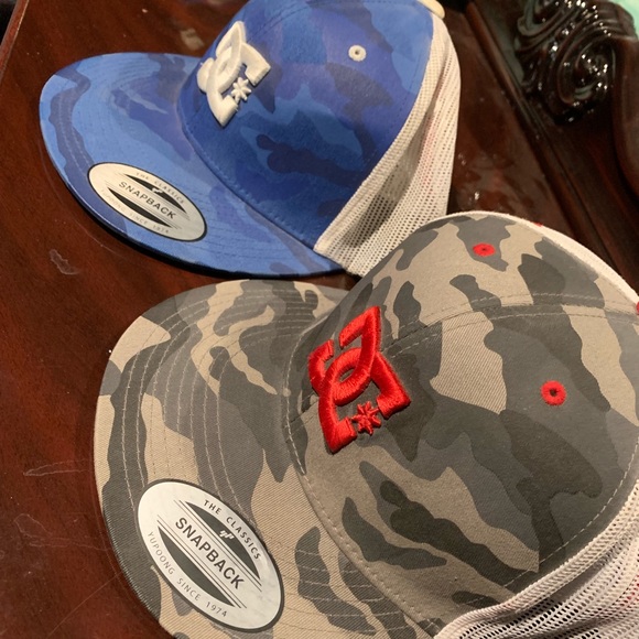 DC SnapBack bundle - Picture 2 of 2